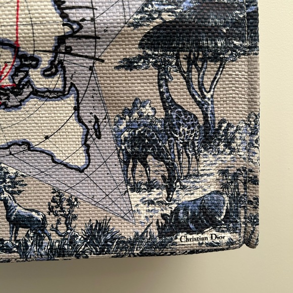 Dior Beauty VIP Around Tote - Picture 5 of 10